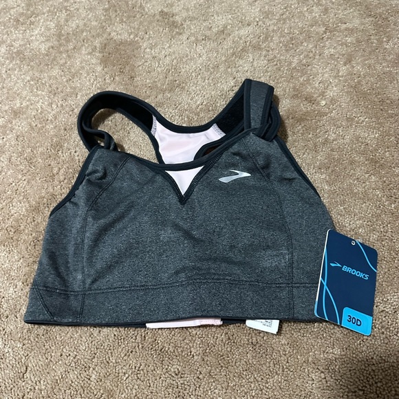 Brooks Other - NWT brooks bra size 30 1 D